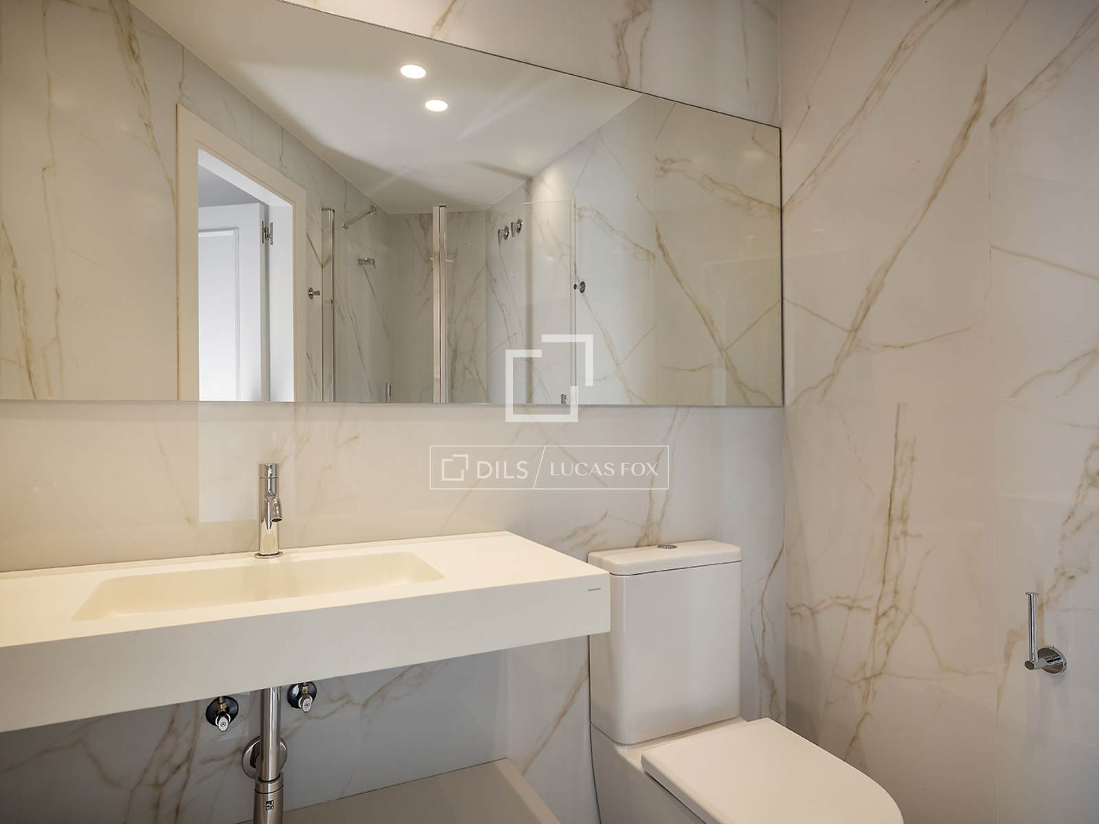 Apartamento en Barcelona, España 2 dormitorios, 91 m2 No. 160843
