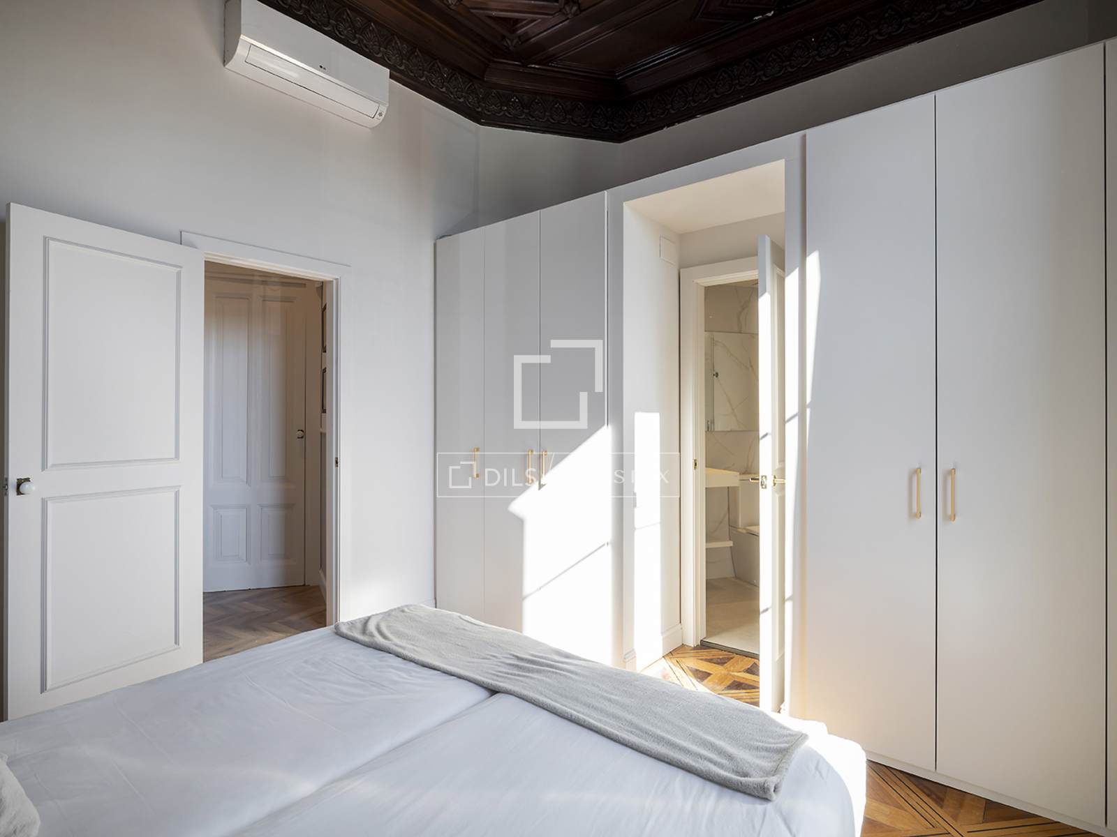 Apartamento en Barcelona, España 2 dormitorios, 91 m2 No. 160843
