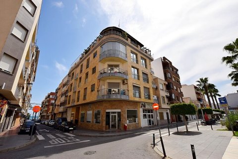 Commercial property in Torrevieja, Alicante, Spain 1 bedroom, 90 sq.m. No. 103539