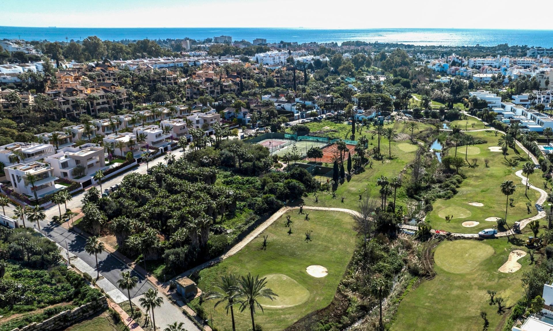 Villa i Estepona, Malaga, Spanien 5 sovrum, 376 kvm. Nr. 169546