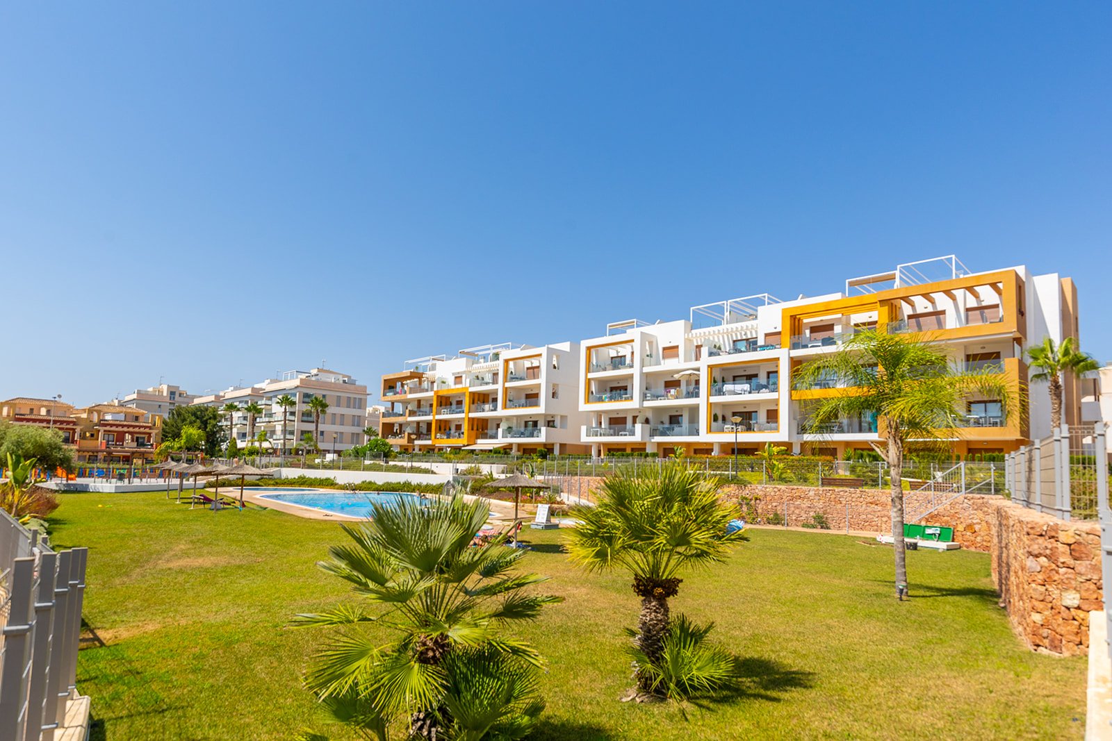 Apartment in Villamartin, Alicante, Spain 3 bedrooms, 106 sq.m. No. 136973