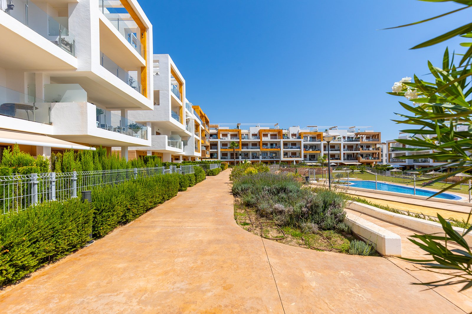 Apartment in Villamartin, Alicante, Spain 3 bedrooms, 106 sq.m. No. 136973