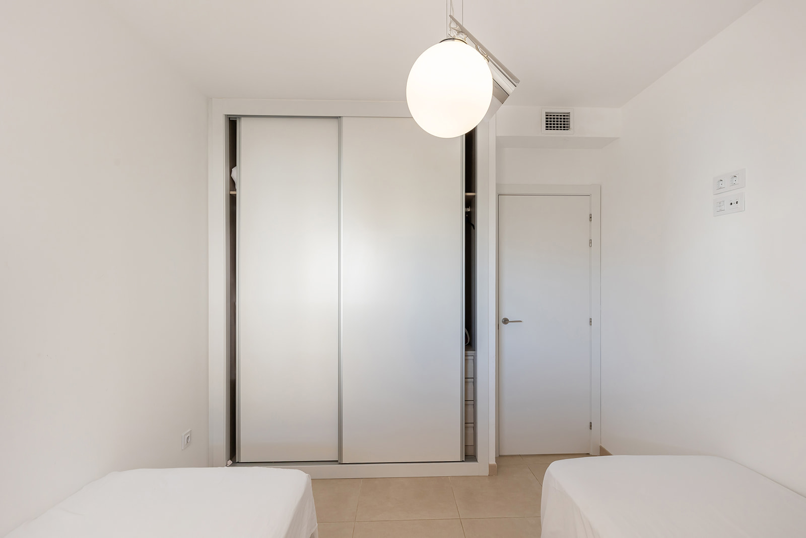 Apartment in Villamartin, Alicante, Spain 3 bedrooms, 106 sq.m. No. 136973