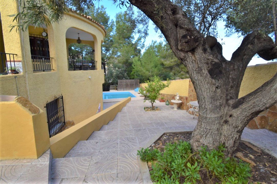 Villa in Villamartin, Alicante, Spanien 6 Schlafzimmer, 180 m2 Nr. 136976