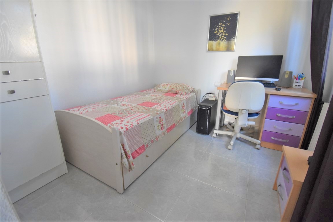 Villa in Villamartin, Alicante, Spanien 6 Schlafzimmer, 180 m2 Nr. 136976