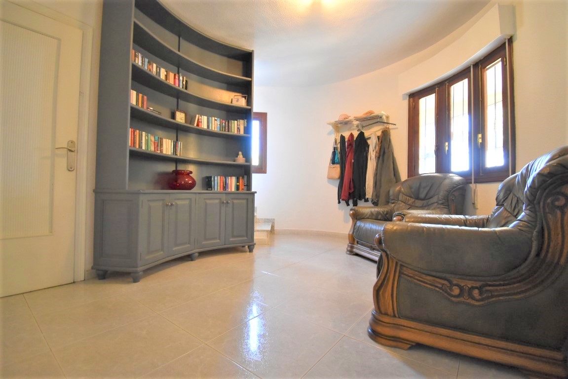 Villa in Villamartin, Alicante, Spanien 6 Schlafzimmer, 180 m2 Nr. 136976