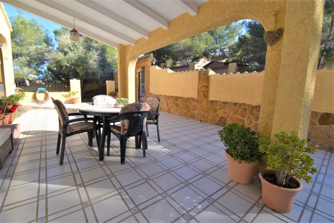 Villa in Villamartin, Alicante, Spanien 6 Schlafzimmer, 180 m2 Nr. 136976