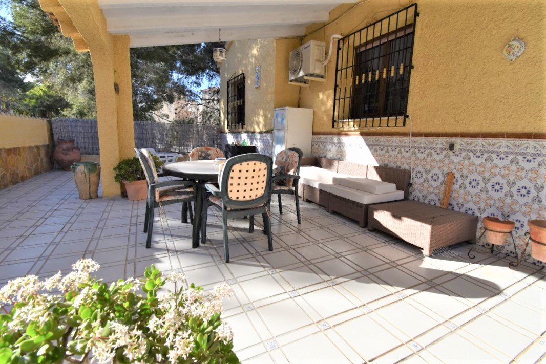Villa in Villamartin, Alicante, Spanien 6 Schlafzimmer, 180 m2 Nr. 136976