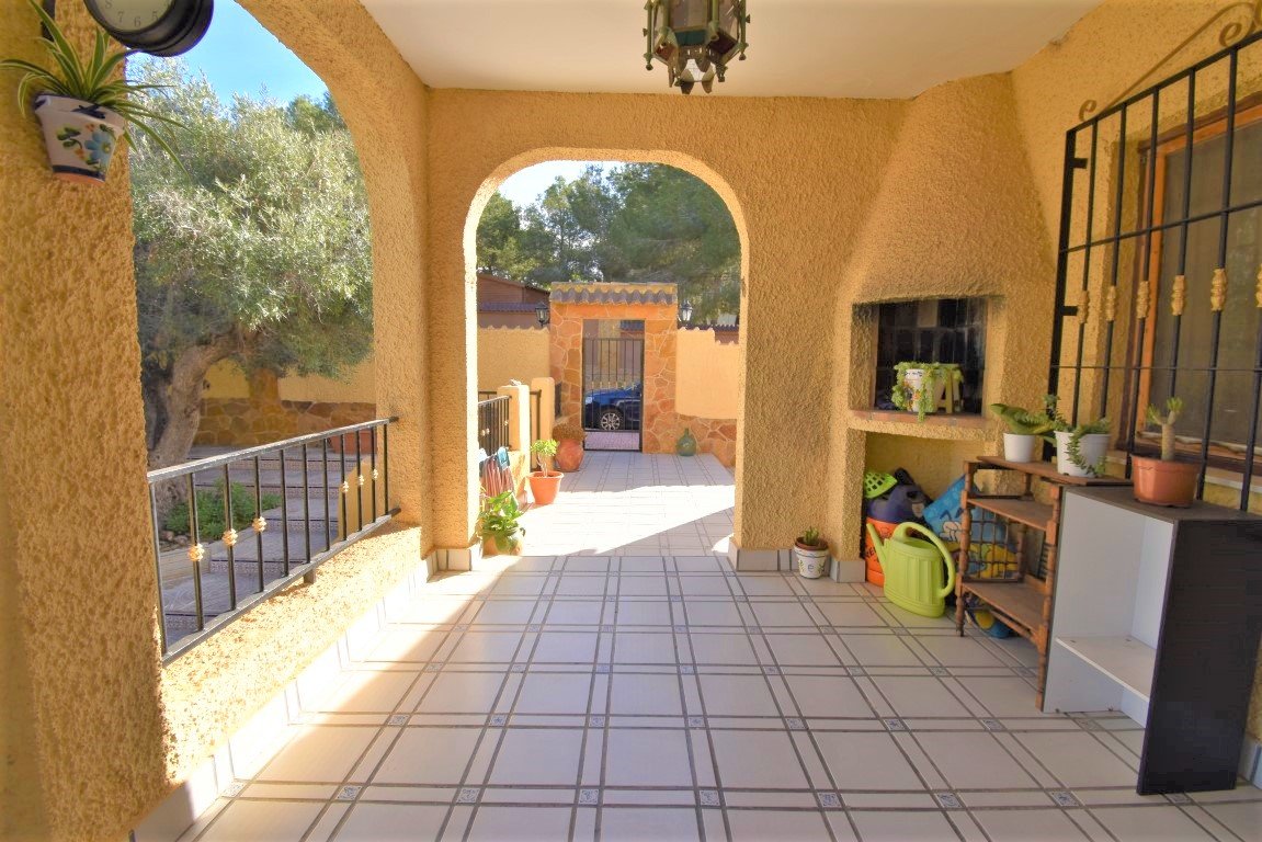Villa in Villamartin, Alicante, Spanien 6 Schlafzimmer, 180 m2 Nr. 136976