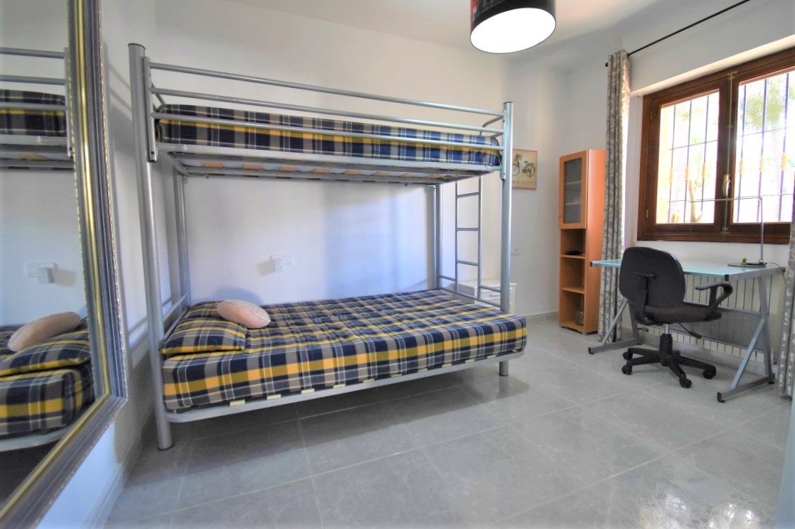 Villa in Villamartin, Alicante, Spanien 6 Schlafzimmer, 180 m2 Nr. 136976