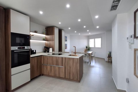 Apartment in Torrevieja, Alicante, Spain 2 bedrooms, 105 sq.m. No. 189068