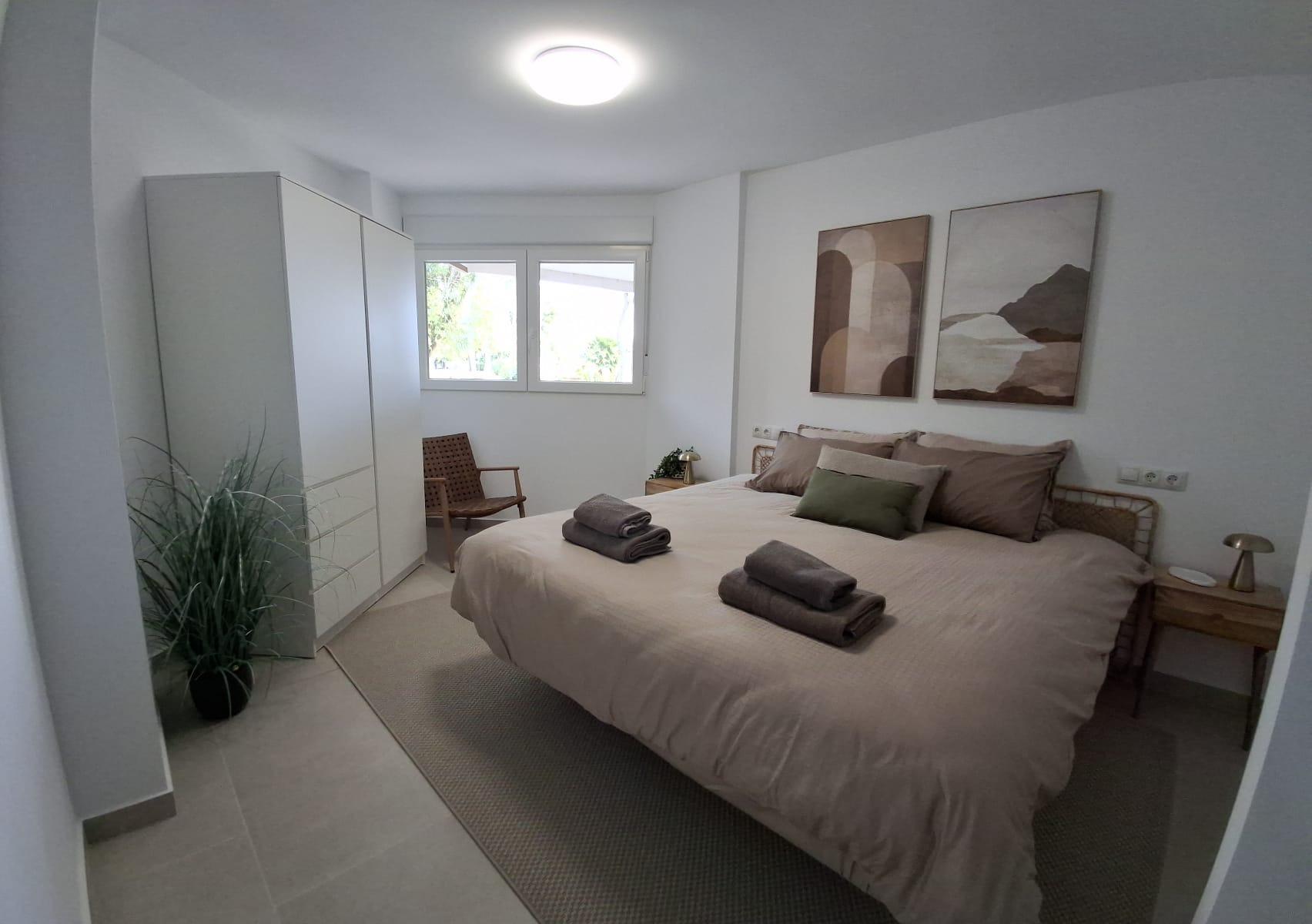 Apartamento en Torrevieja, Alicante, España 2 dormitorios, 105 m2 No. 189068