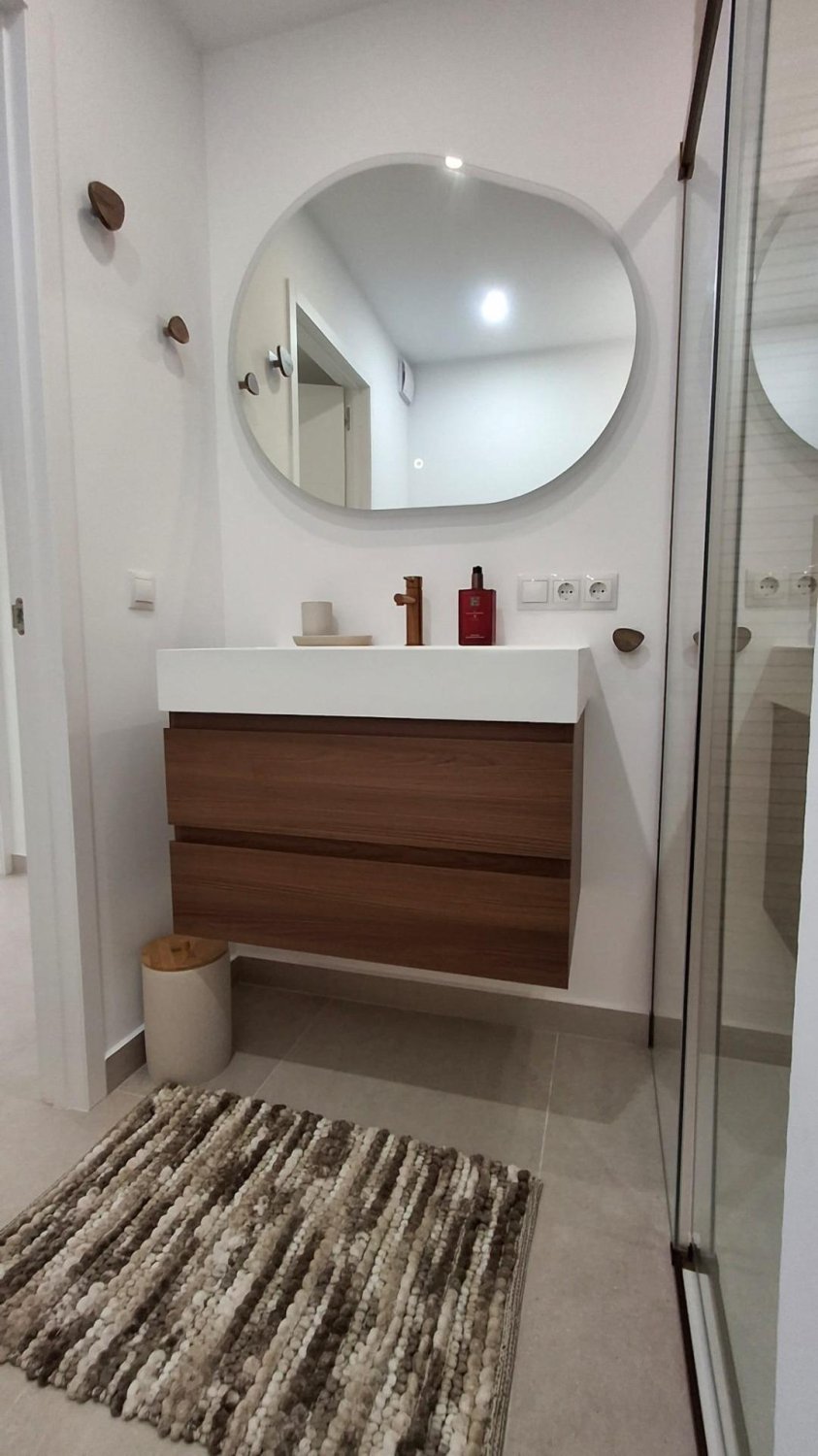 Apartamento en Torrevieja, Alicante, España 2 dormitorios, 105 m2 No. 189068