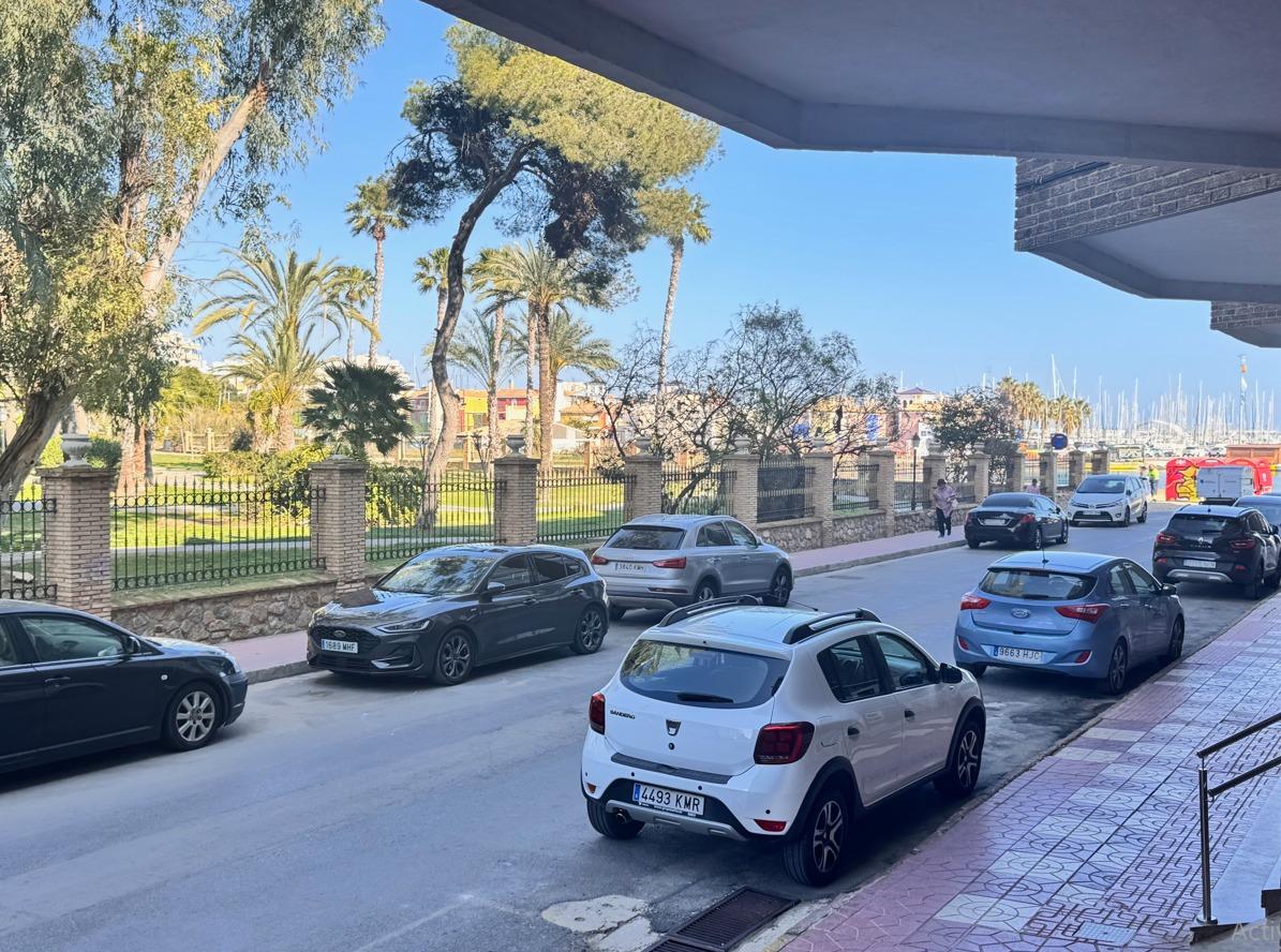 Apartamento en Torrevieja, Alicante, España 2 dormitorios, 89 m2 No. 189069