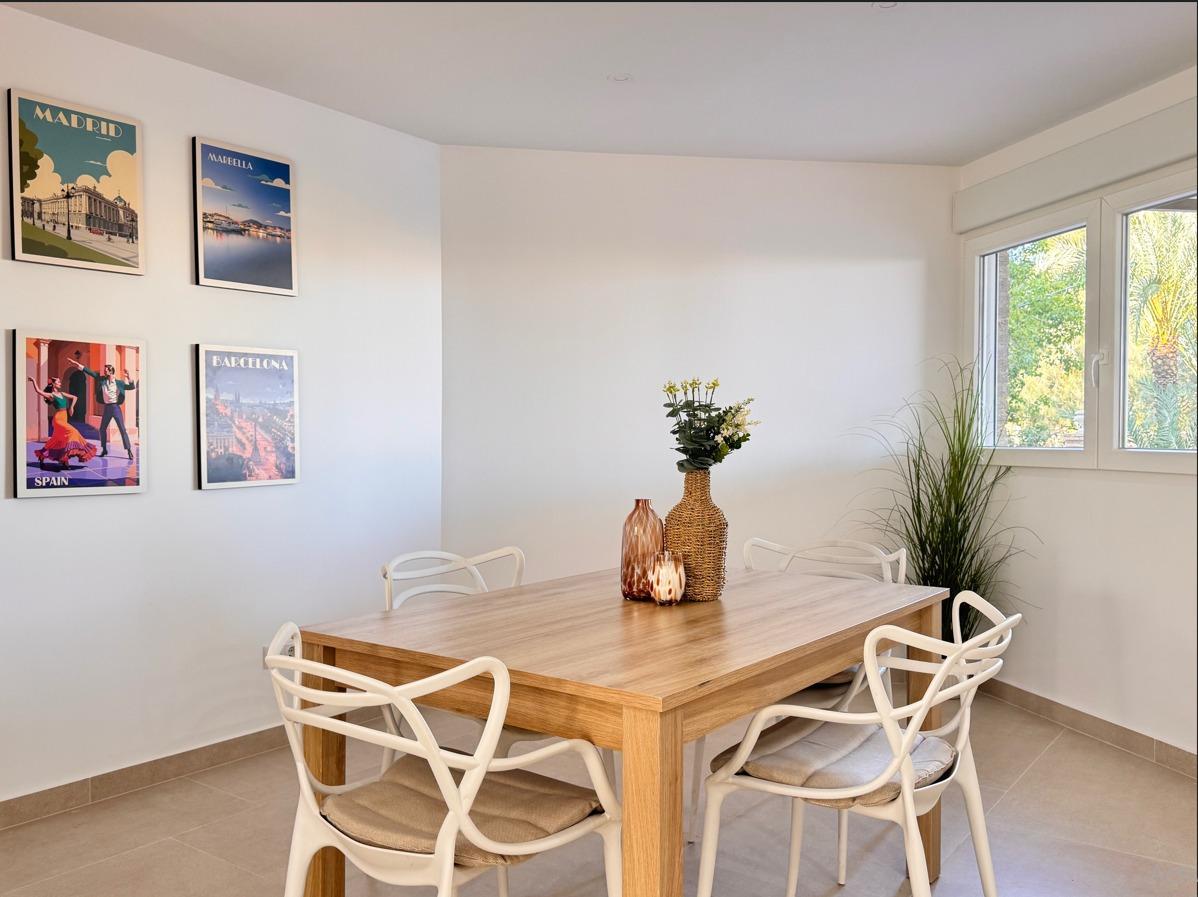 Apartamento en Torrevieja, Alicante, España 2 dormitorios, 89 m2 No. 189069
