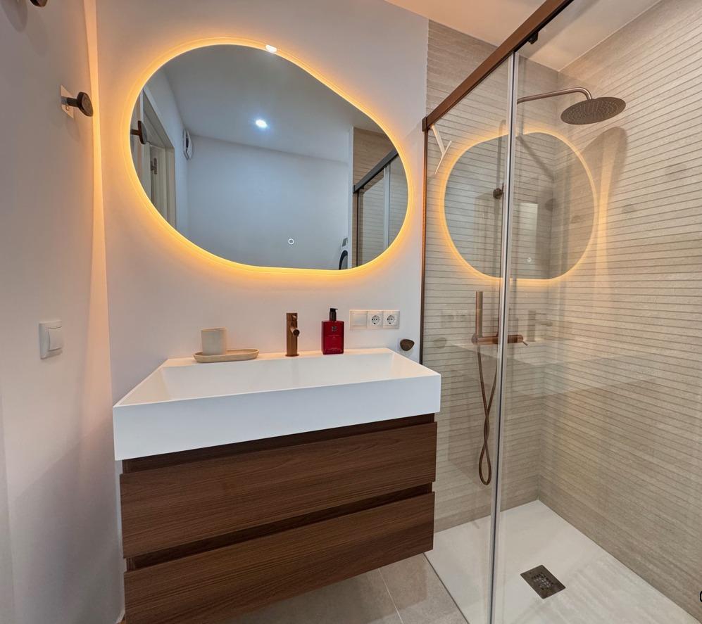 Apartamento en Torrevieja, Alicante, España 2 dormitorios, 89 m2 No. 189069