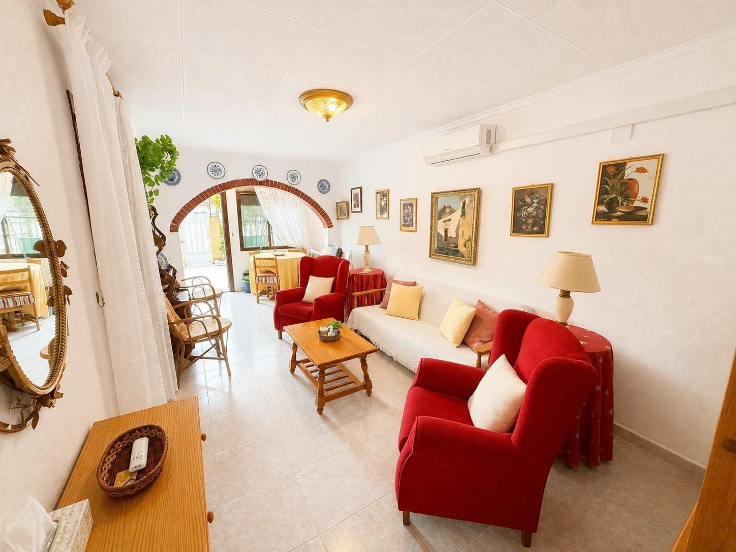 Bungalow en Torrevieja, Alicante, España 3 dormitorios, 52 m2 No. 195896