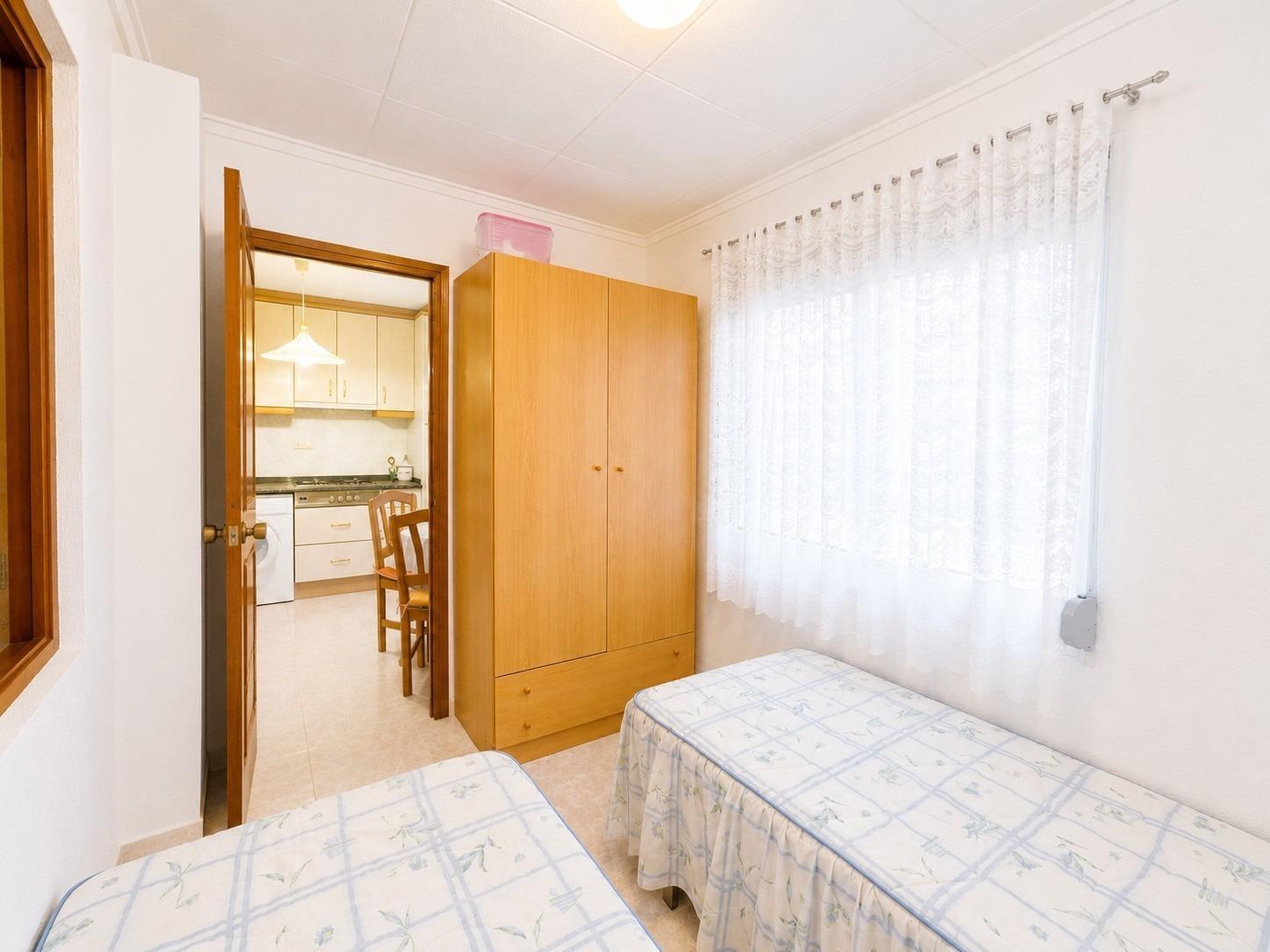 Bungalow en Torrevieja, Alicante, España 3 dormitorios, 52 m2 No. 195896