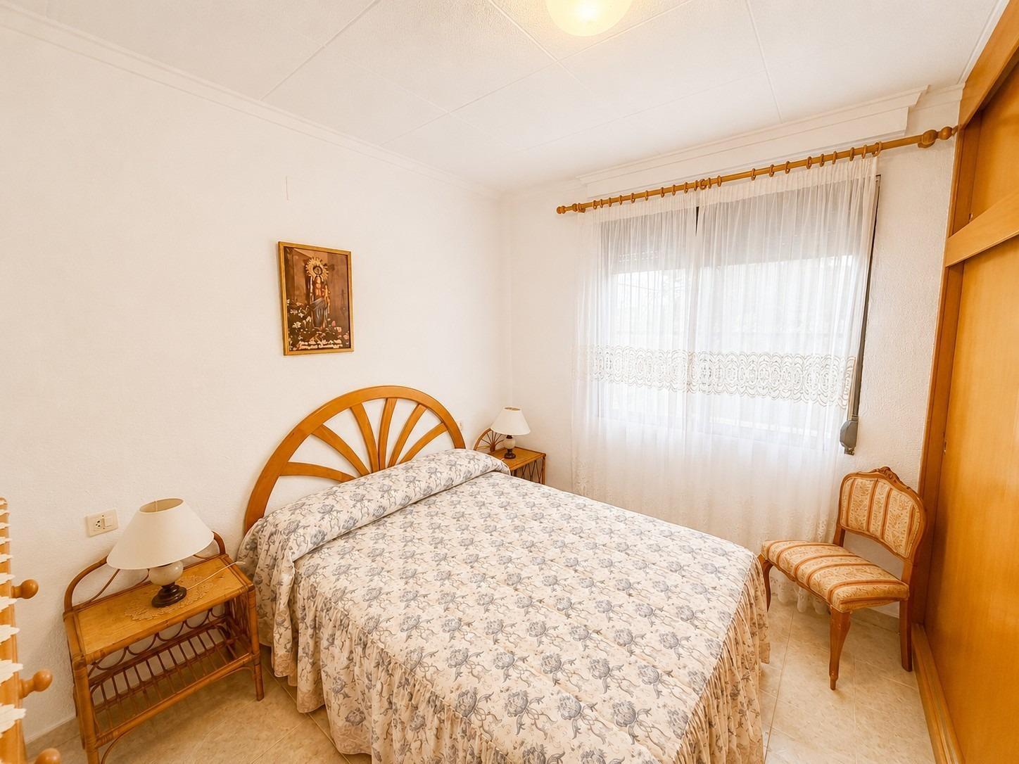 Bungalow en Torrevieja, Alicante, España 3 dormitorios, 52 m2 No. 195896