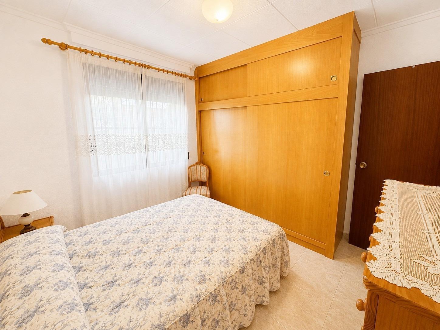 Bungalow en Torrevieja, Alicante, España 3 dormitorios, 52 m2 No. 195896