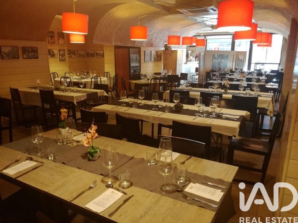 Commercial property in Leon, Spain 2 bedrooms, 231 sq.m. No. 184740