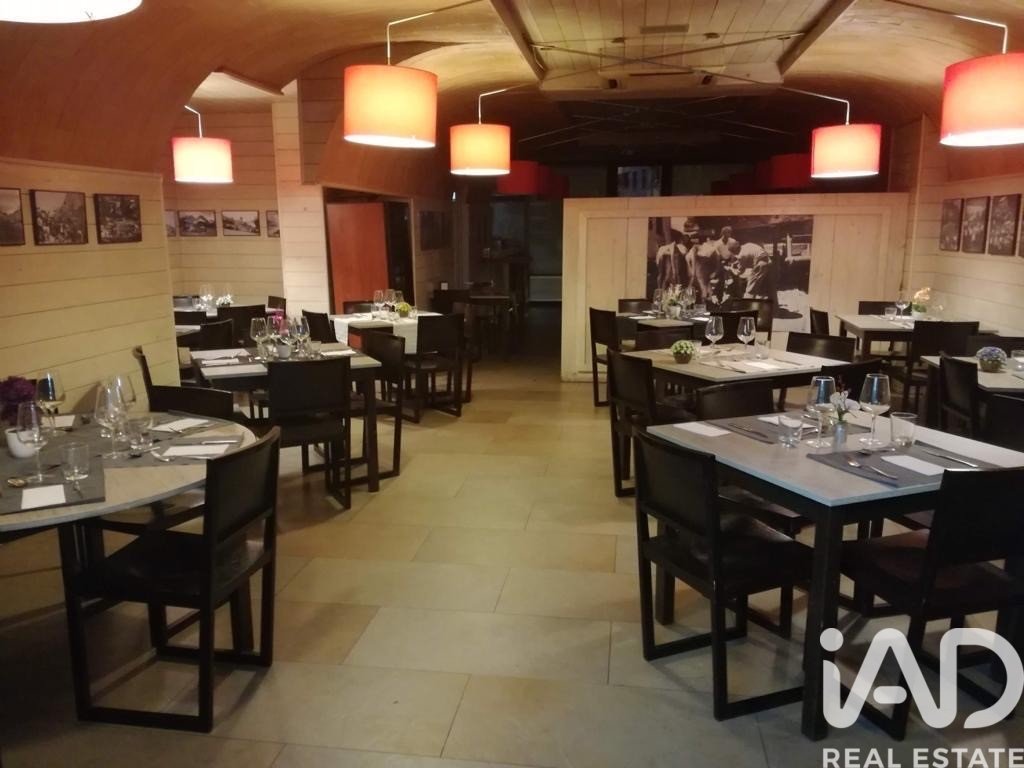 Commercial property in Leon, Spain 2 bedrooms, 231 sq.m. No. 184740