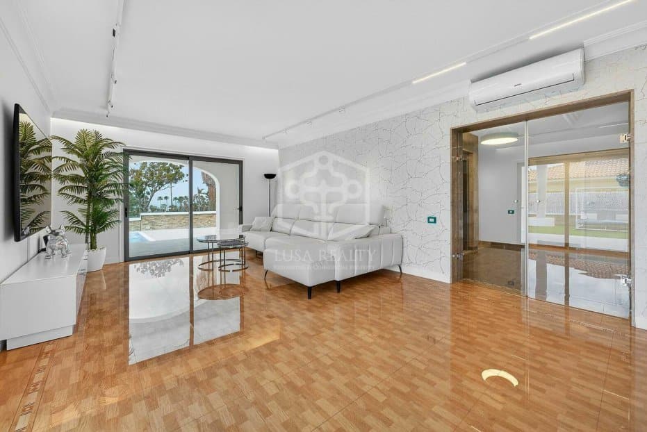 Huvila Adeje, Tenerife, Espanja 4 makuuhuonetta, 463 m2 No. 167679