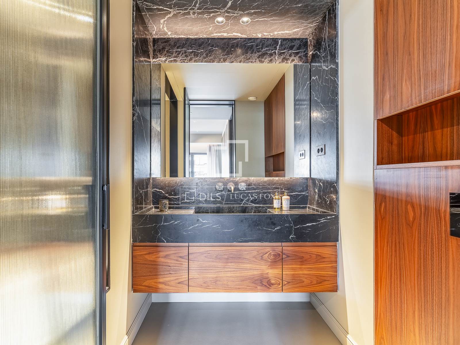 Apartment in Barcelona, Spain 3 bedrooms, 218 sq.m. No. 192590
