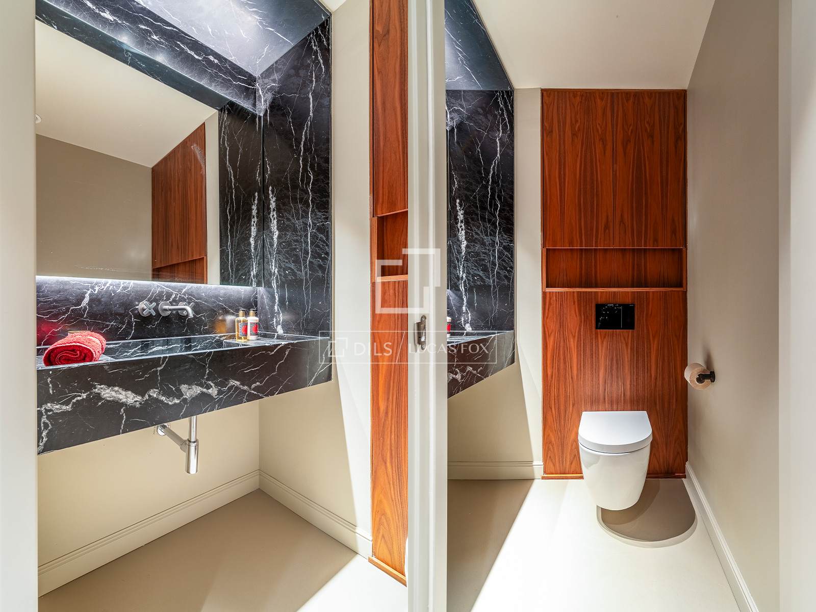 Apartment in Barcelona, Spain 3 bedrooms, 218 sq.m. No. 192590