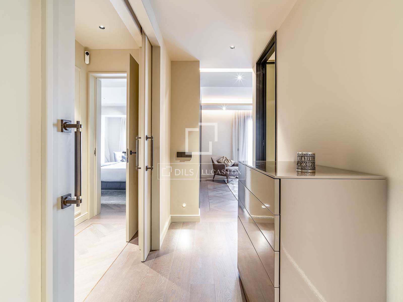 Apartment in Barcelona, Spain 3 bedrooms, 218 sq.m. No. 192590