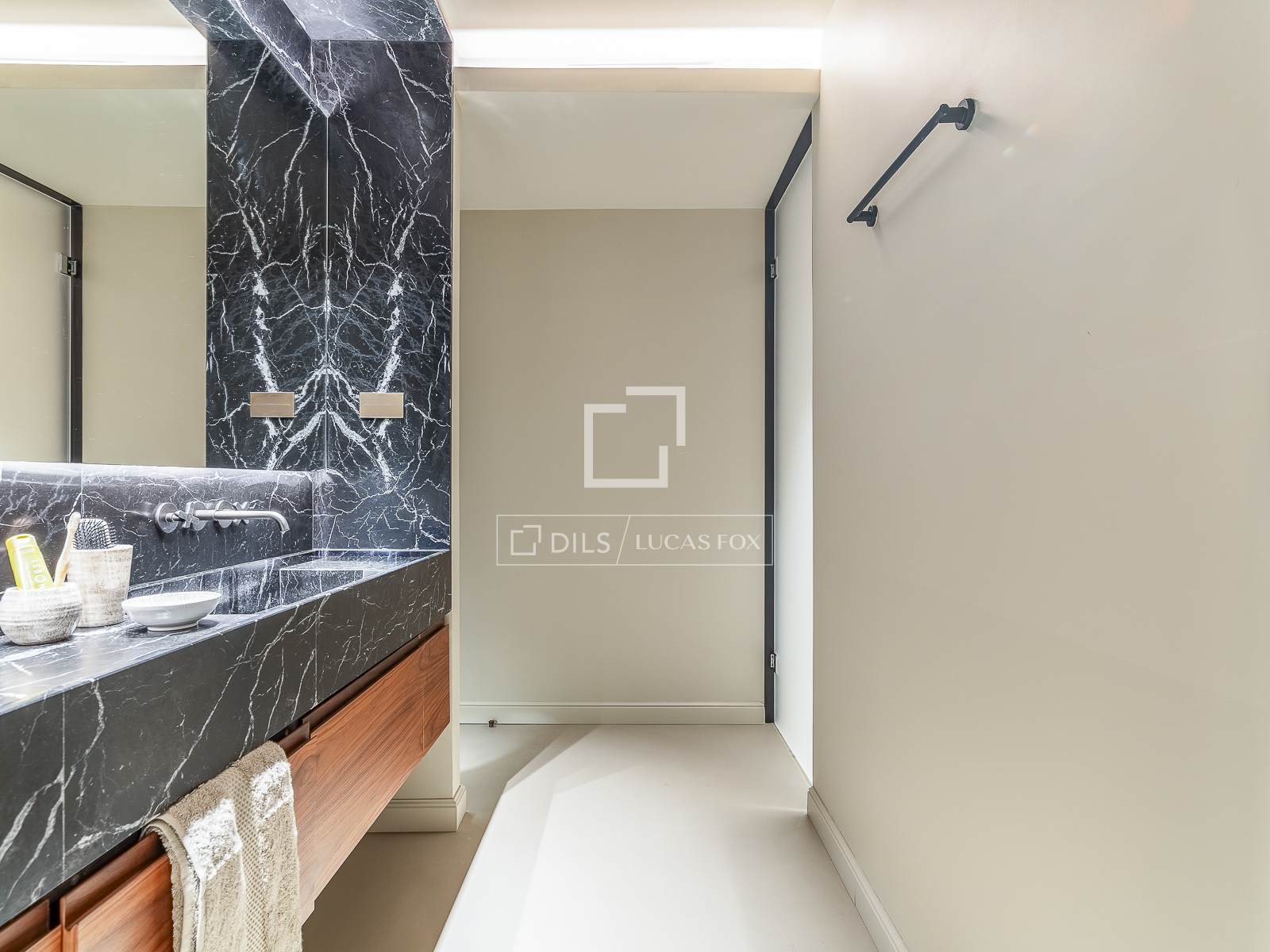 Apartment in Barcelona, Spain 3 bedrooms, 218 sq.m. No. 192590