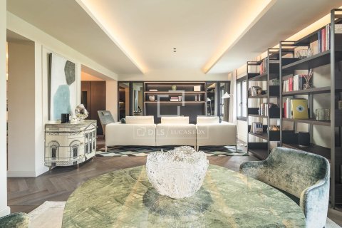 Huoneisto Barcelona, Espanja 3 makuuhuonetta, 218 m2 No. 192590