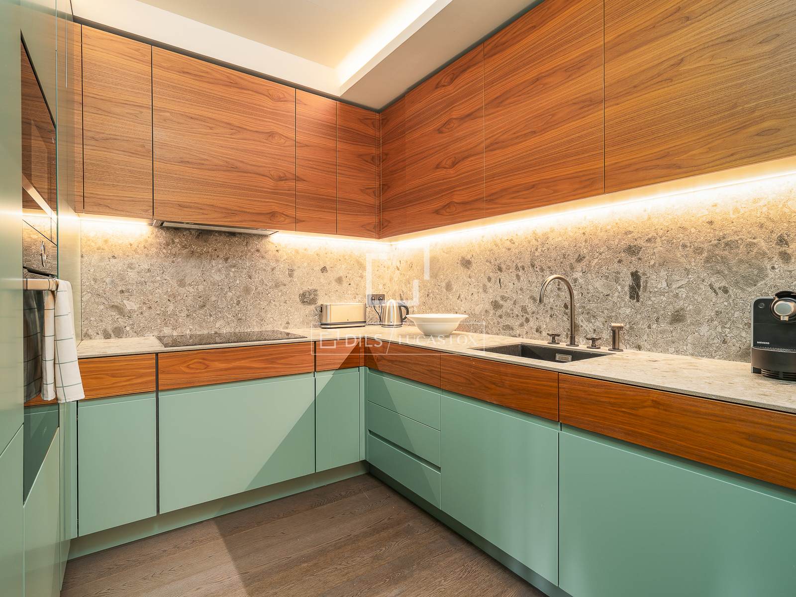 Apartment in Barcelona, Spain 3 bedrooms, 218 sq.m. No. 192590