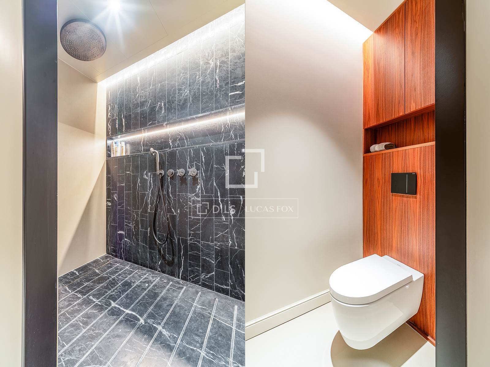Apartment in Barcelona, Spain 3 bedrooms, 218 sq.m. No. 192590