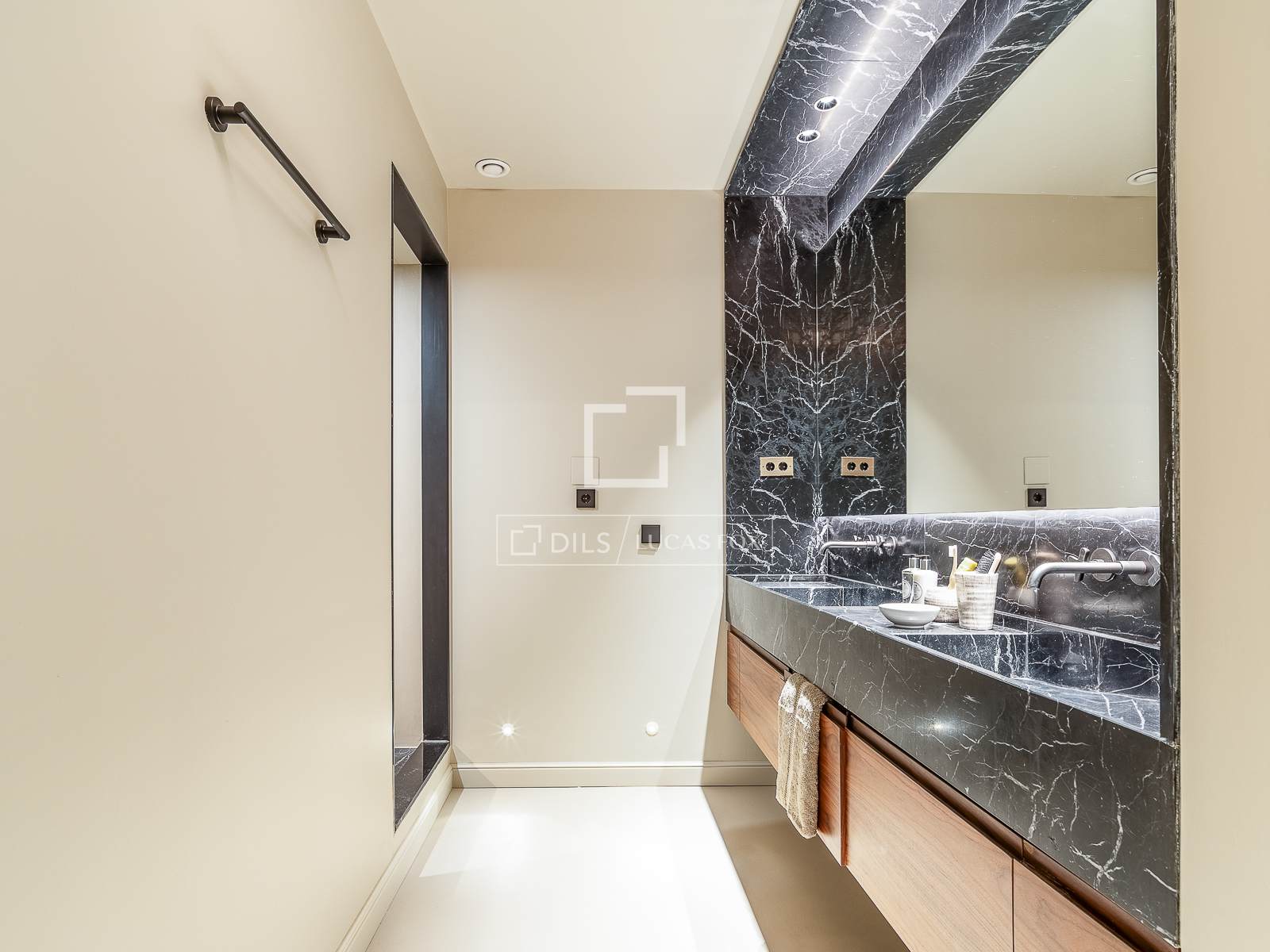 Apartment in Barcelona, Spain 3 bedrooms, 218 sq.m. No. 192590