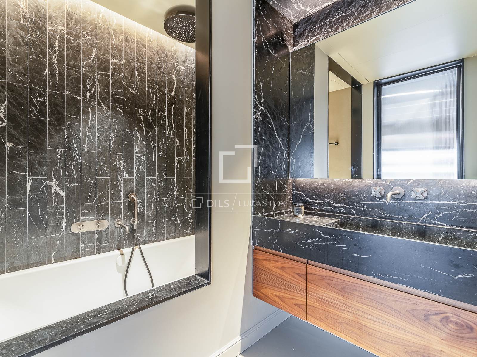 Apartment in Barcelona, Spain 3 bedrooms, 218 sq.m. No. 192590