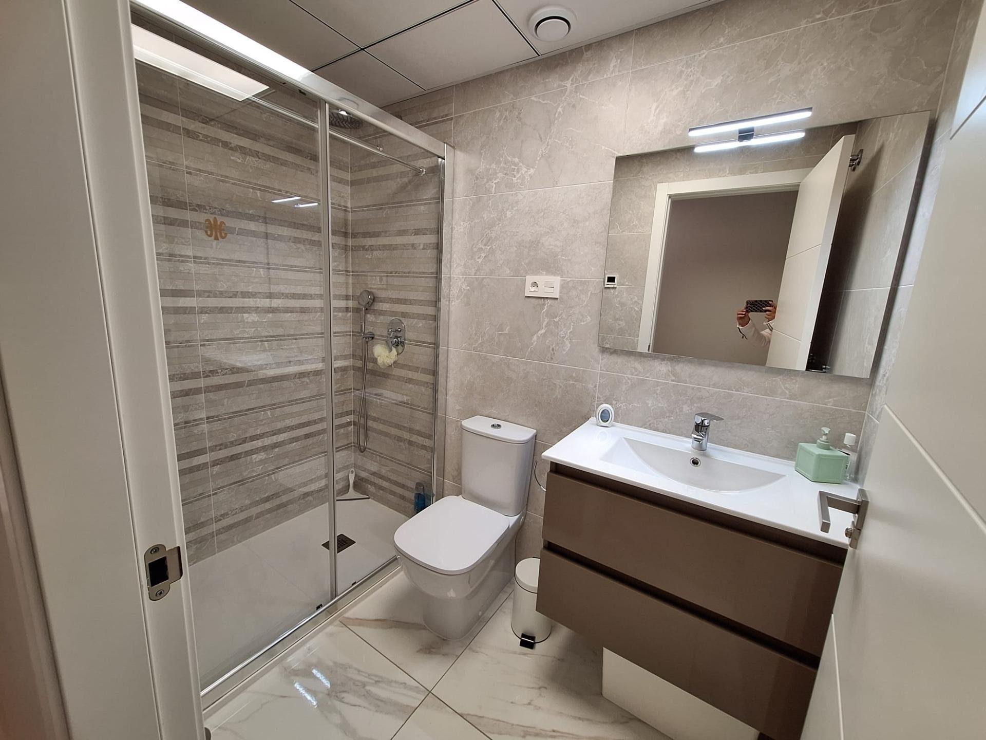Apartamento en Torrevieja, Alicante, España 2 dormitorios, 77 m2 No. 113501