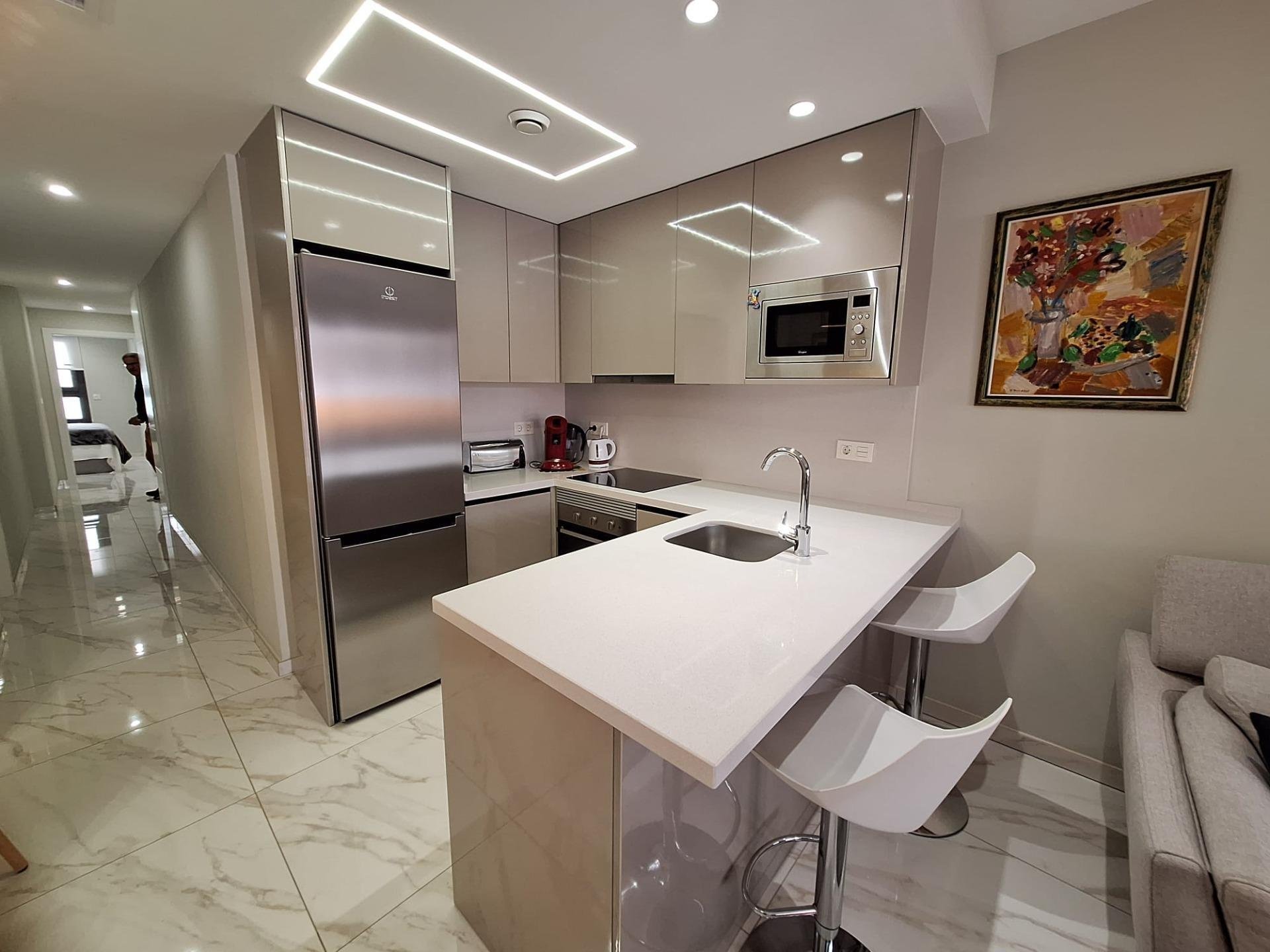 Apartamento en Torrevieja, Alicante, España 2 dormitorios, 77 m2 No. 113501