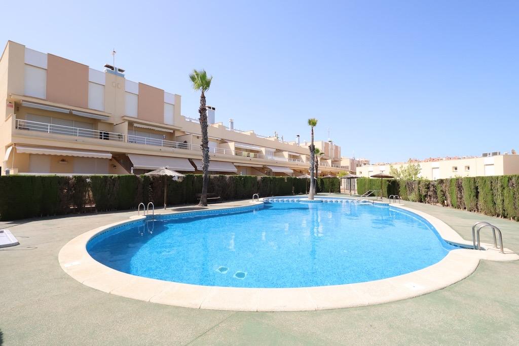 Kaupunkipientalo Cabo Roig, Alicante, Espanja 3 makuuhuonetta, 164 m2 No. 189990