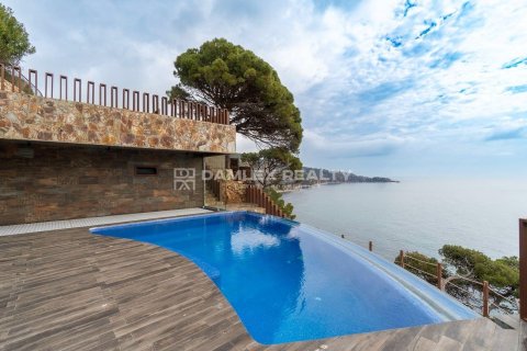 Villa en Sant Feliu de Guíxols, Gerona, España 7 dormitorios,  No. 176668