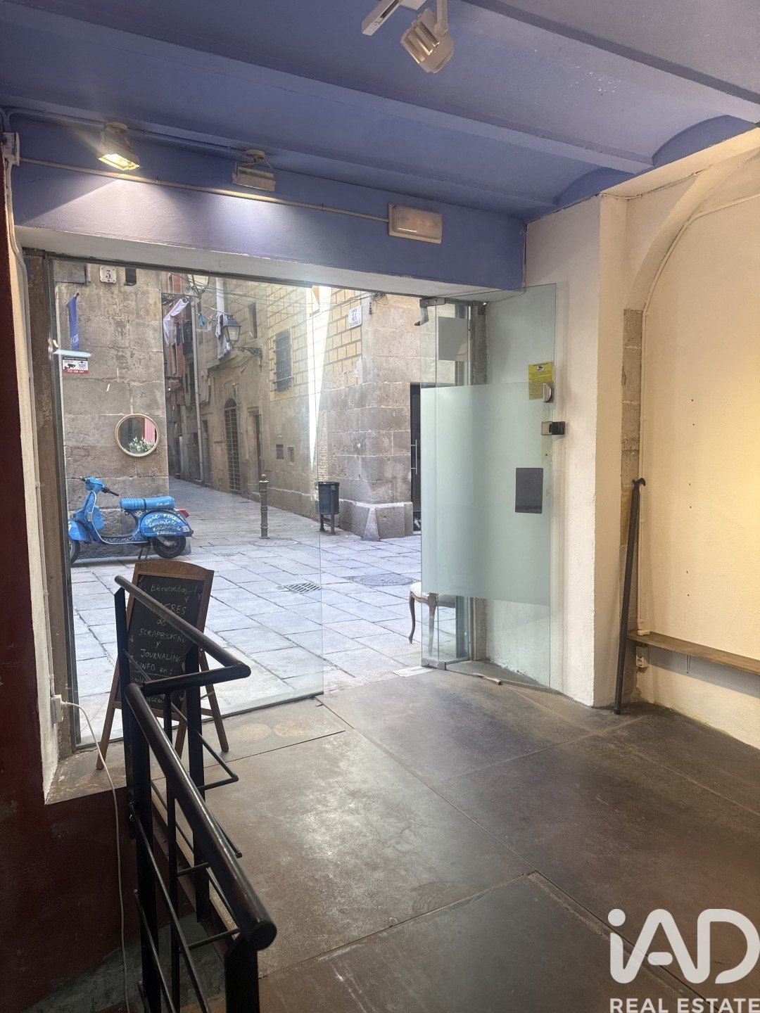 Commercial property à Barcelona, Espagne 83 m2 No. 172666