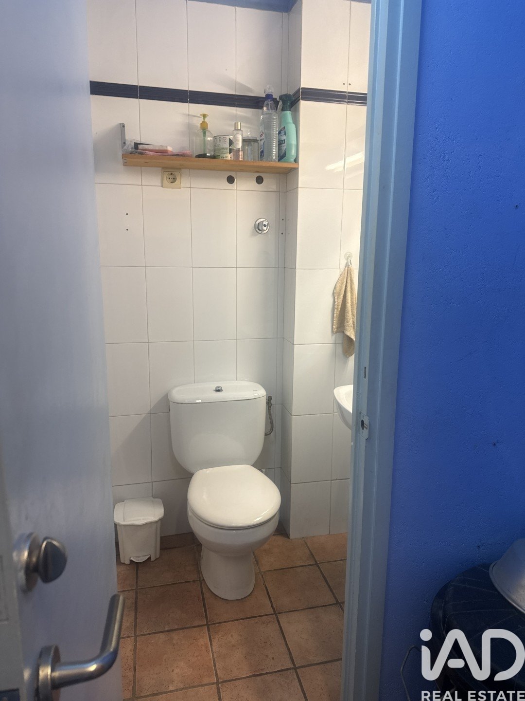 Commercial property à Barcelona, Espagne 83 m2 No. 172666