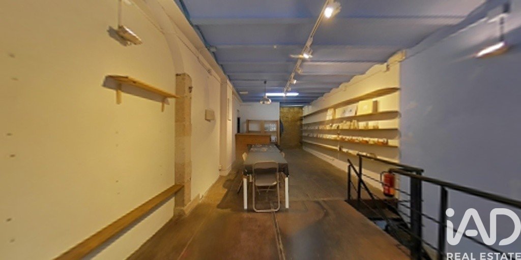 Commercial property à Barcelona, Espagne 83 m2 No. 172666
