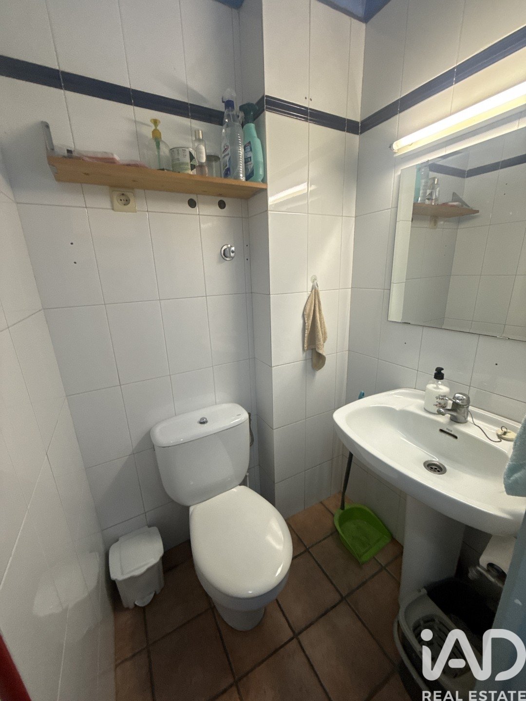 Commercial property à Barcelona, Espagne 83 m2 No. 172666