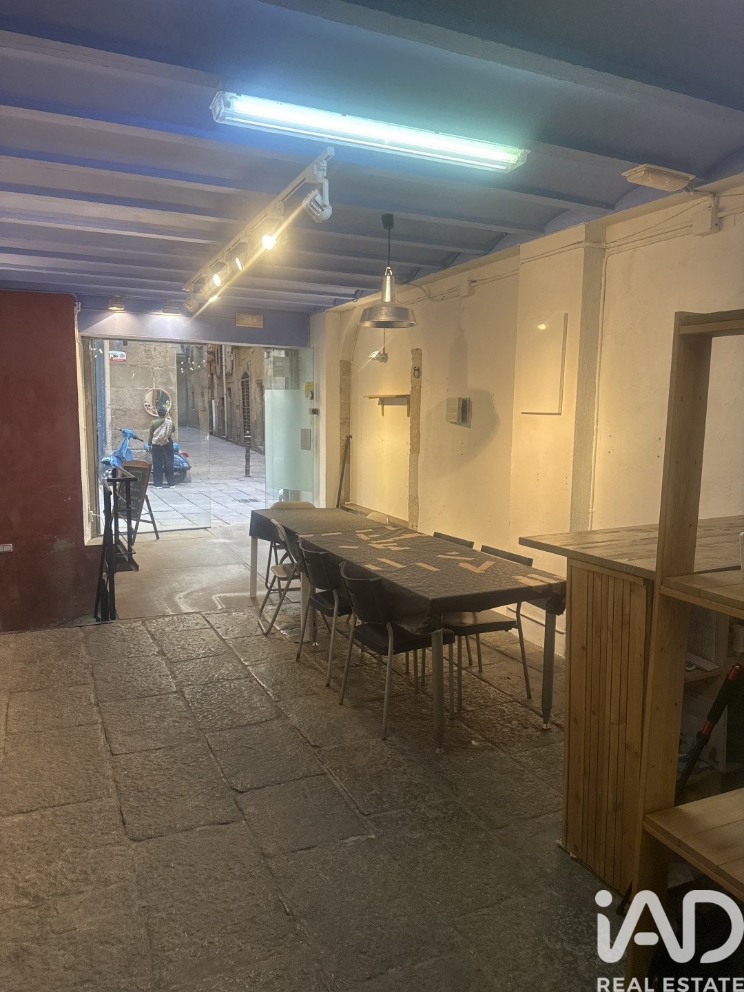 Commercial property à Barcelona, Espagne 83 m2 No. 172666