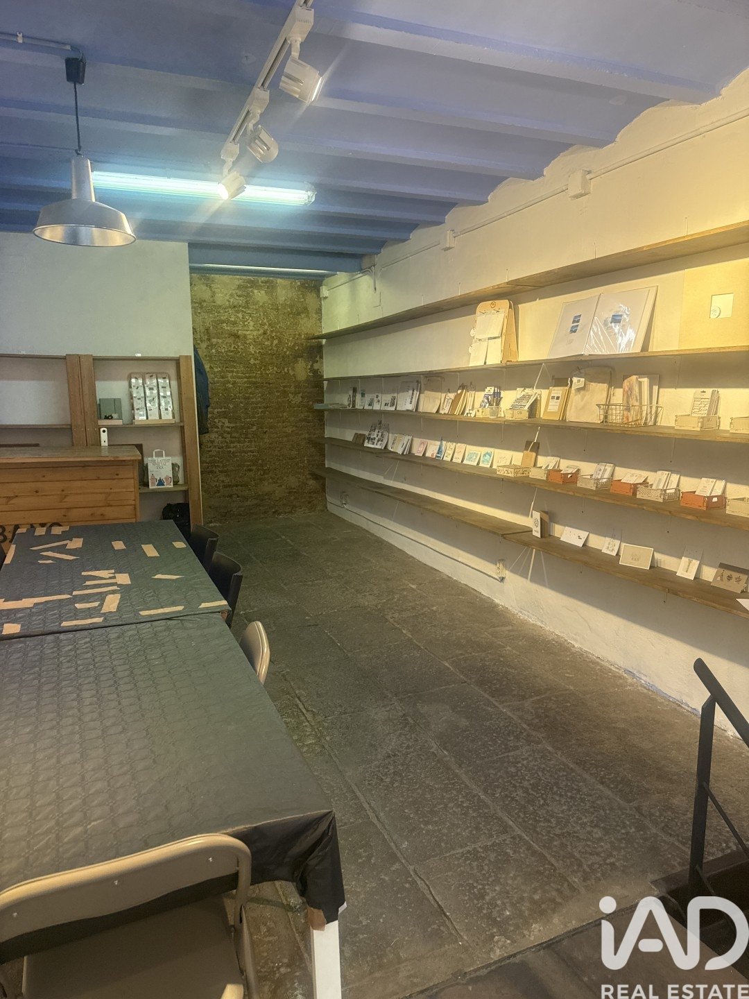 Commercial property à Barcelona, Espagne 83 m2 No. 172666