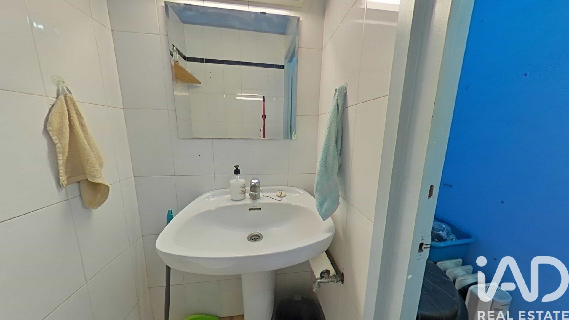 Commercial property à Barcelona, Espagne 83 m2 No. 172666