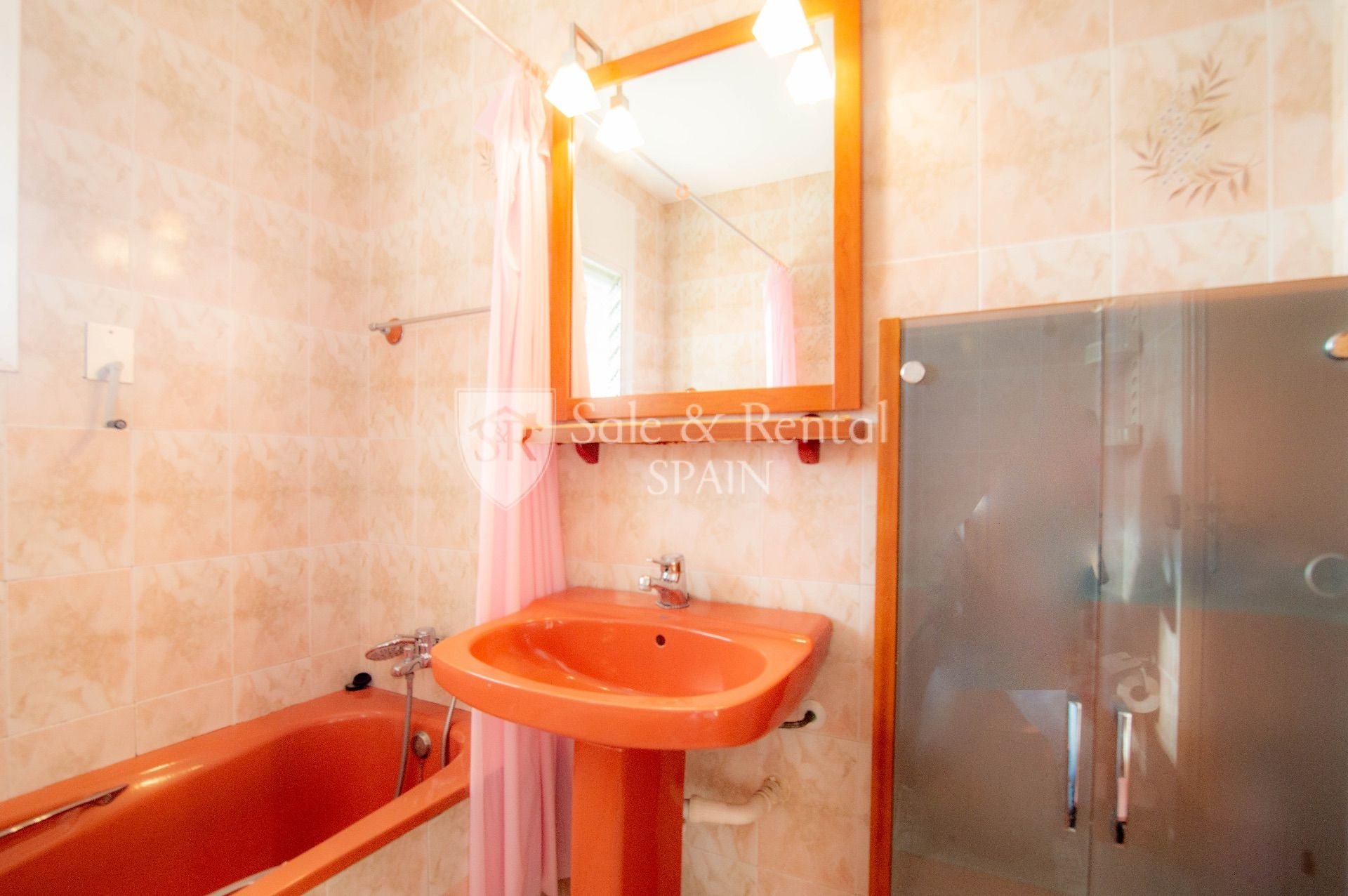Hus i Lloret de Mar, Girona, Spanien 7 sovrum, 260 kvm. Nr. 166439