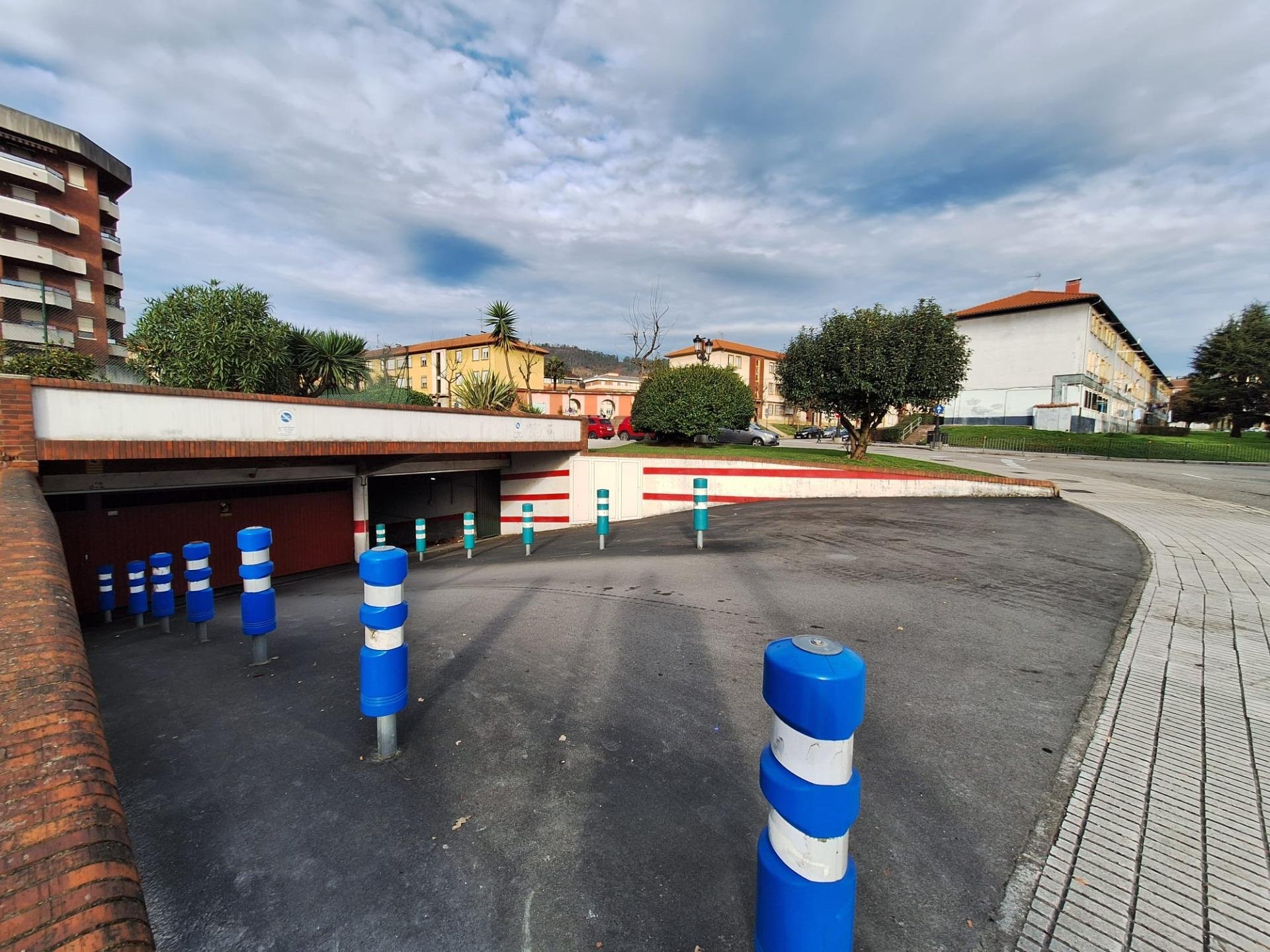Parking in Oviedo, Asturias, Spain 12 sq.m. No. 182814