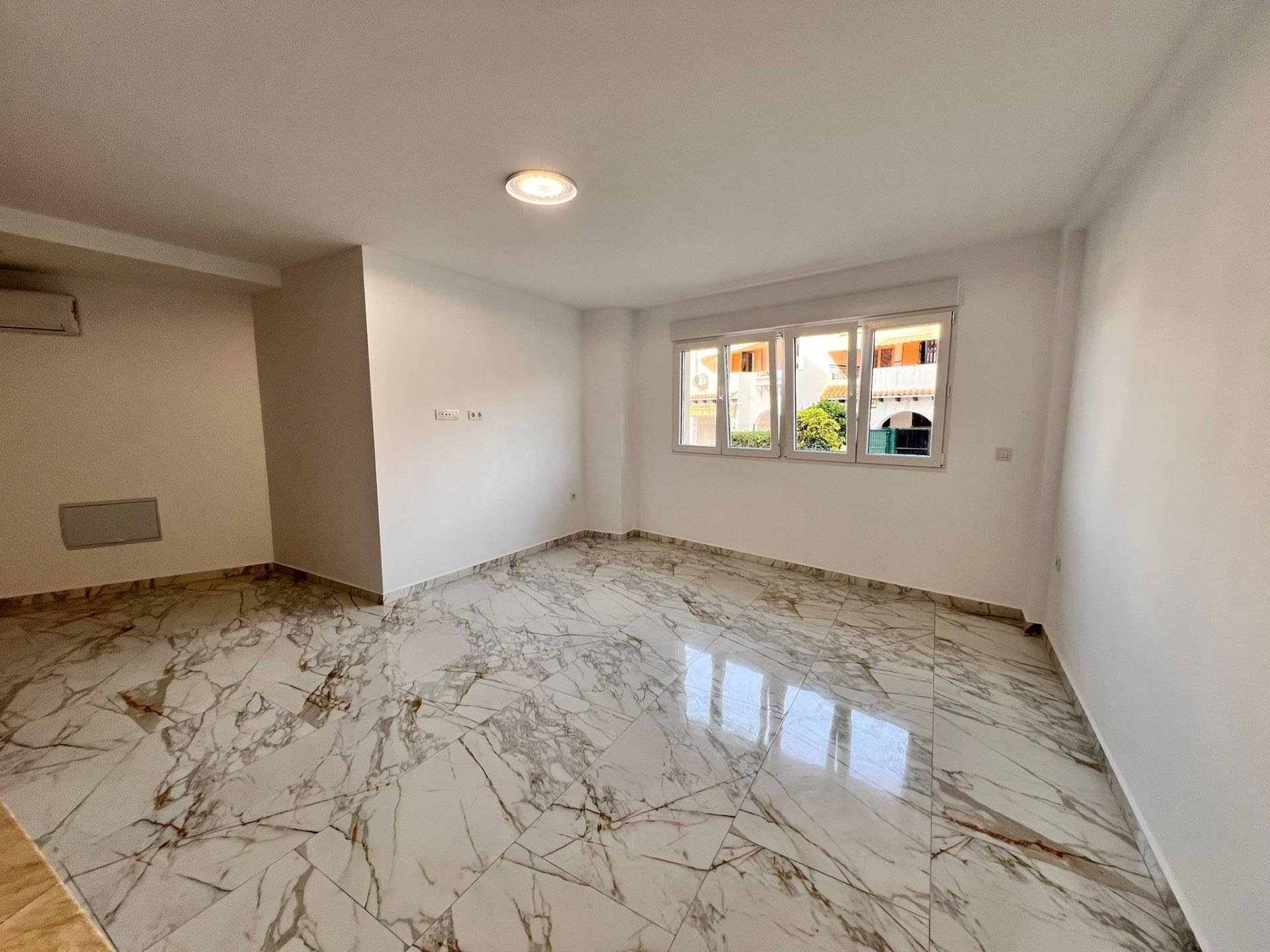 Dzīvoklis Torrevieja, Alicante, Spānijā 1 istaba,  Nr. 182816